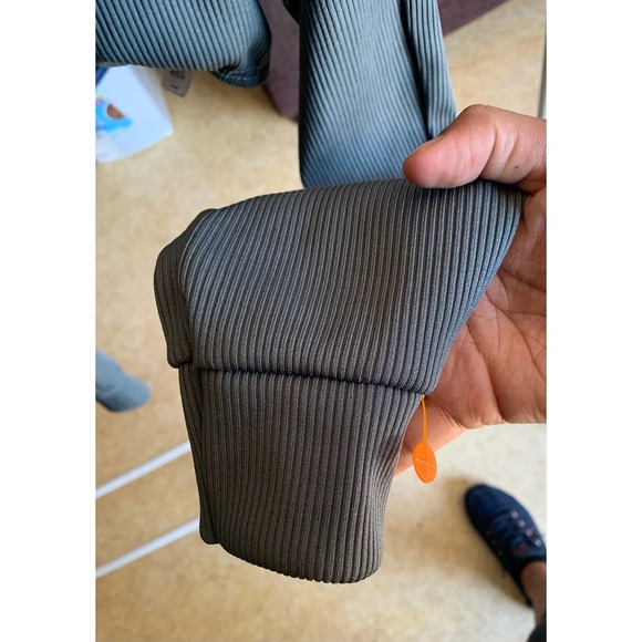 PRETTY LITTLE THING GREY RIB ZIP FRONT LONG SLEEVE SWEATSHIRT SIZE 4 - Picture 8 of 8